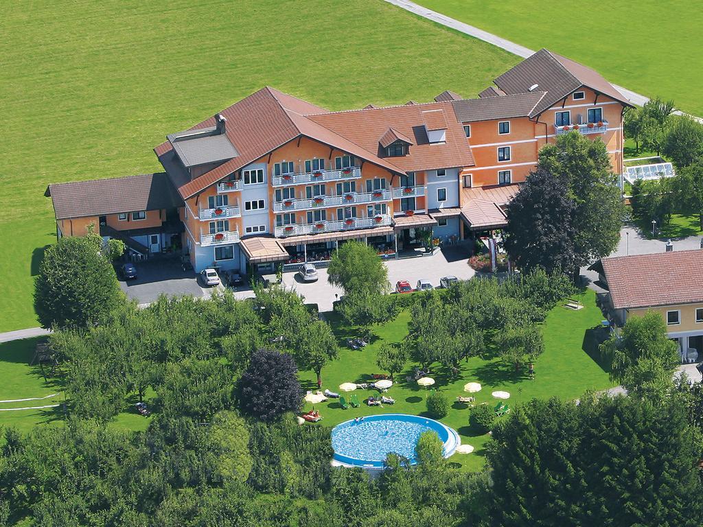 Hotel Pachernighof フェルデン・アム・ヴェルターゼー エクステリア 写真